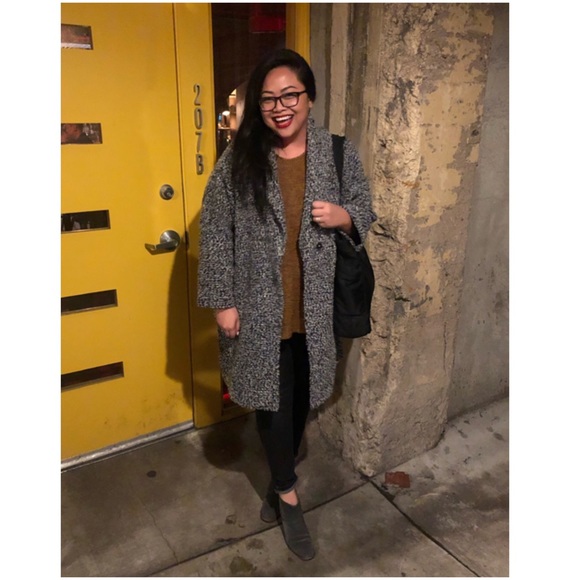 Meet your Posher! - Picture 5 of 7